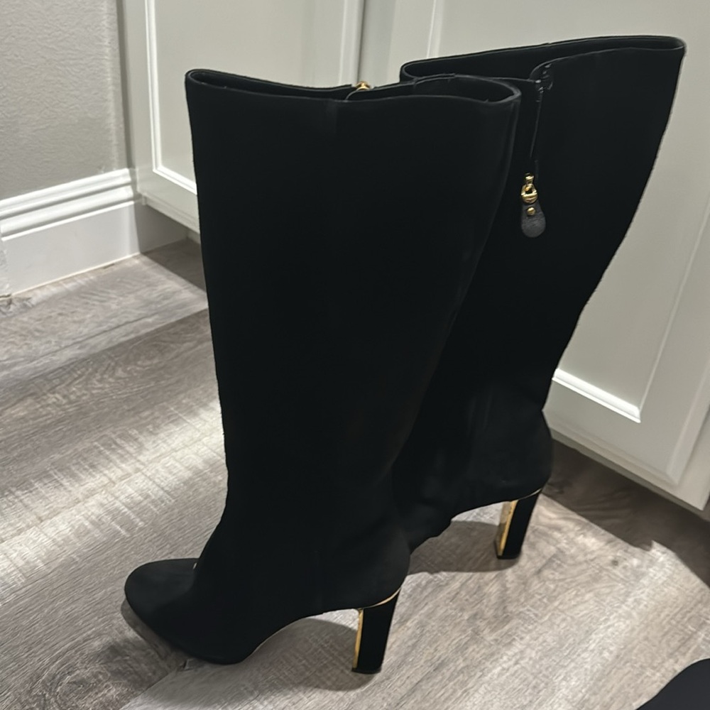 Ferragamo Suede Black boot